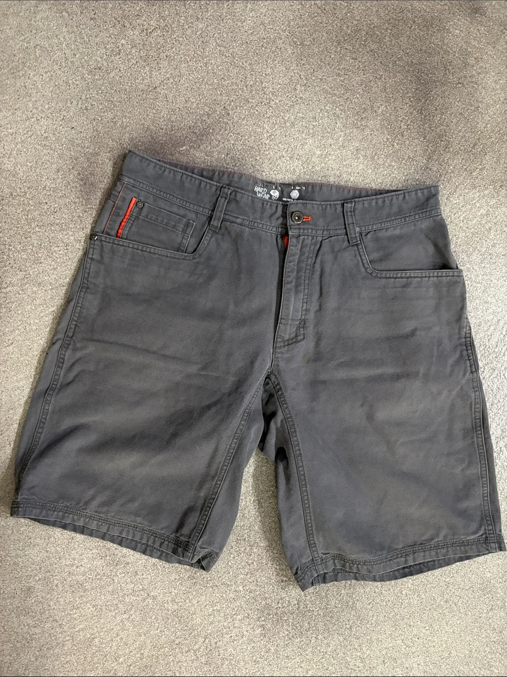 Mountain Hardwear Men's Charcoal Gray Shorts (32)